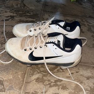 Nike softball cleats